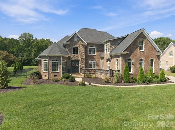 6671 Fox Ridge Cir, Davidson, NC 28036