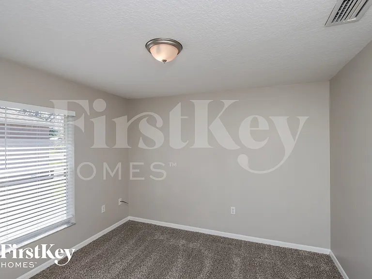 1347 Armory Dr NE — Photo 11