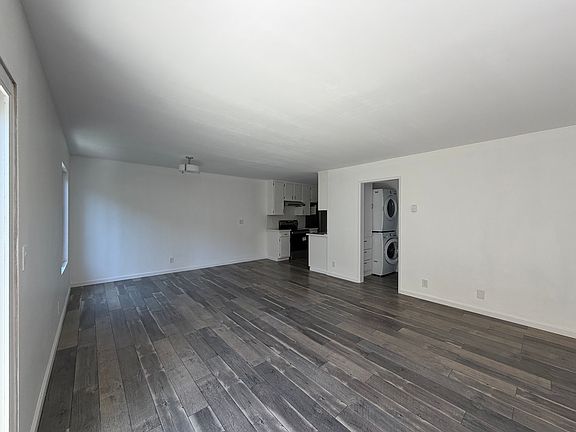 5th image of 1032 18th St APT 3