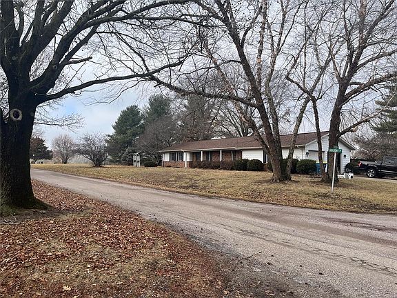 4th image of 169 Holiday Dr