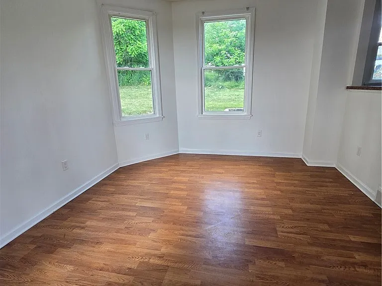 1602 Fallowfield Ave — Photo 9