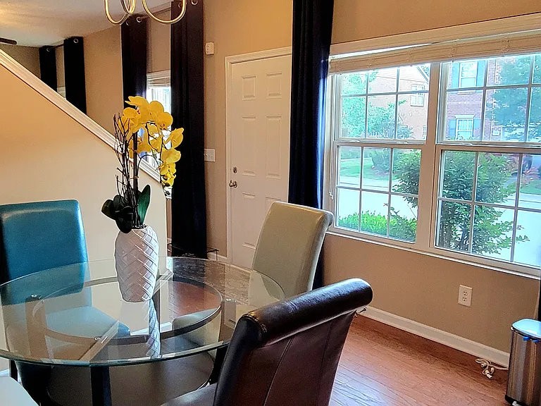 1300 Crown Point Pl — Photo 3