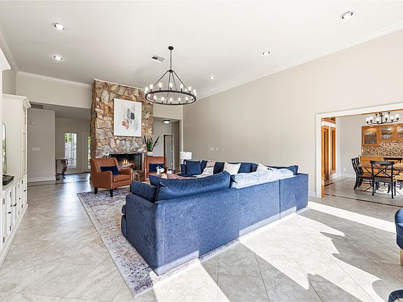 4th image of 4815 Diamond Springs Dr