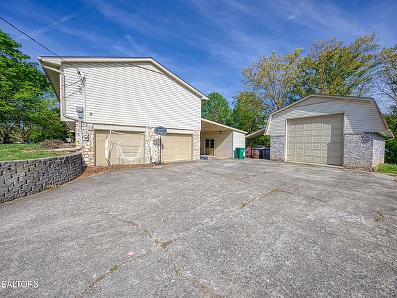 5th image of 7624 Sagefield Dr