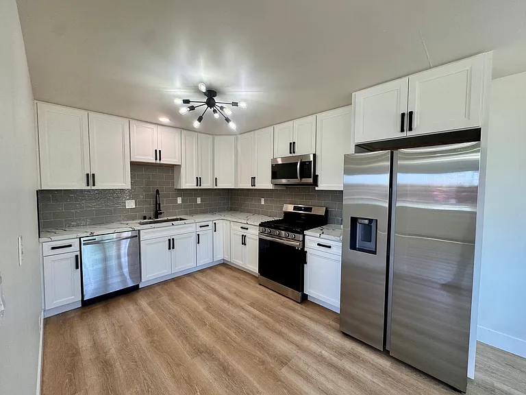 1020 Elm Ave #A — Photo 10