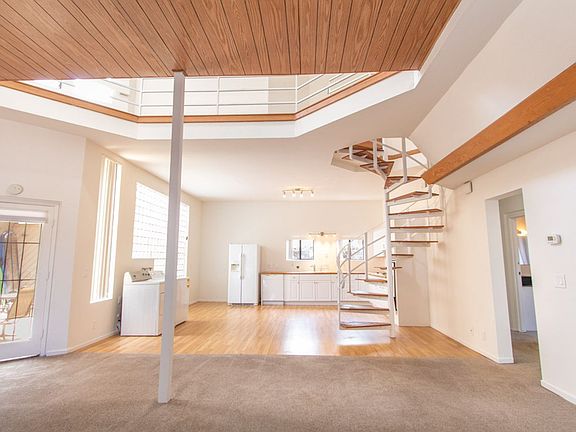 3rd image of 2171 Sunset Cliffs Blvd APT C