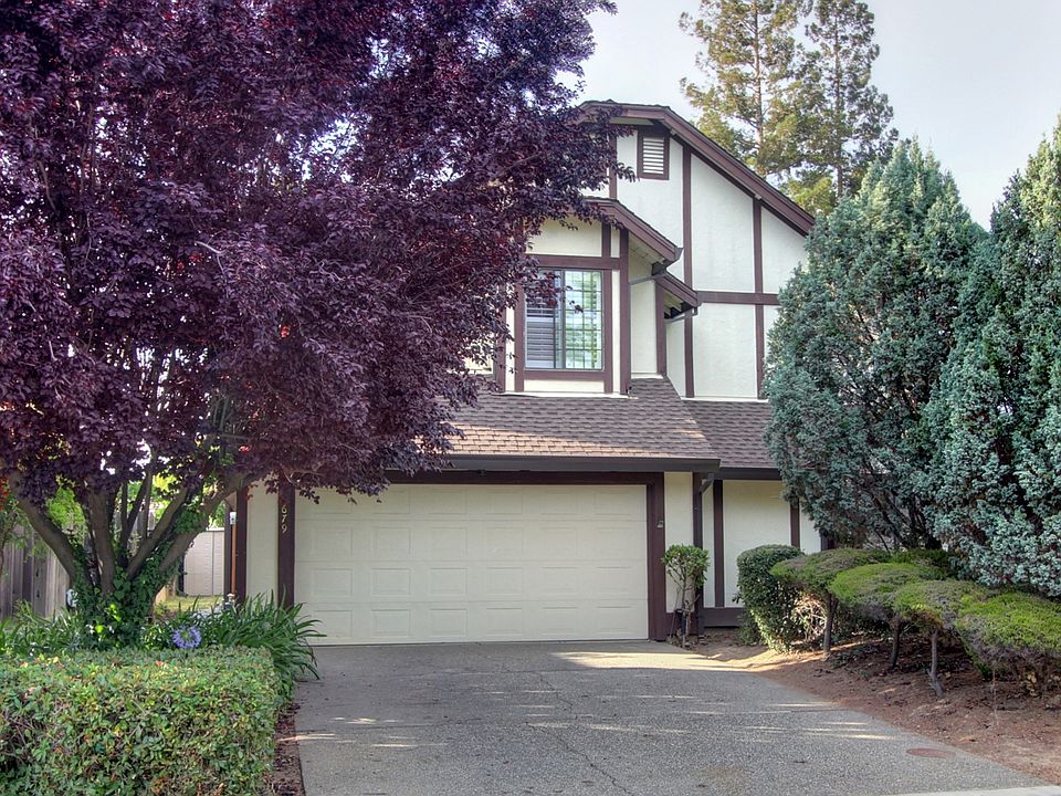 1st image of 679 Capela Way
