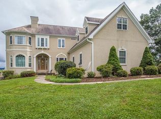 53 Mill Crest Dr, Mills River, NC 28759