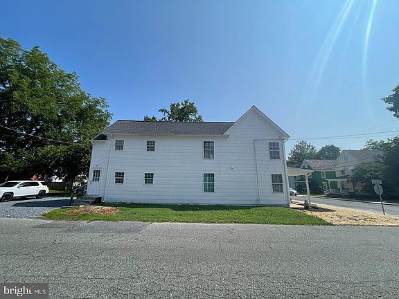 5th image of 221 W End Ave