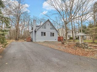 5314 Ledgewood Dr, Tobyhanna, PA 18466