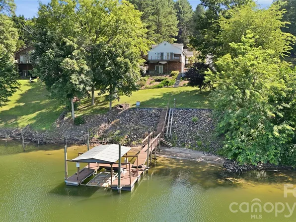 105 Mountain Aire Dr, Stony Point, NC 28678