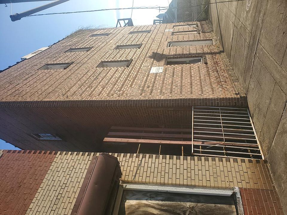 2nd image of 315 Fayette St
