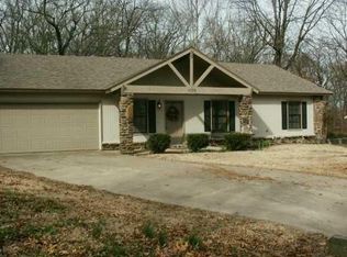 1118 S 28th St, Rogers, AR 72758