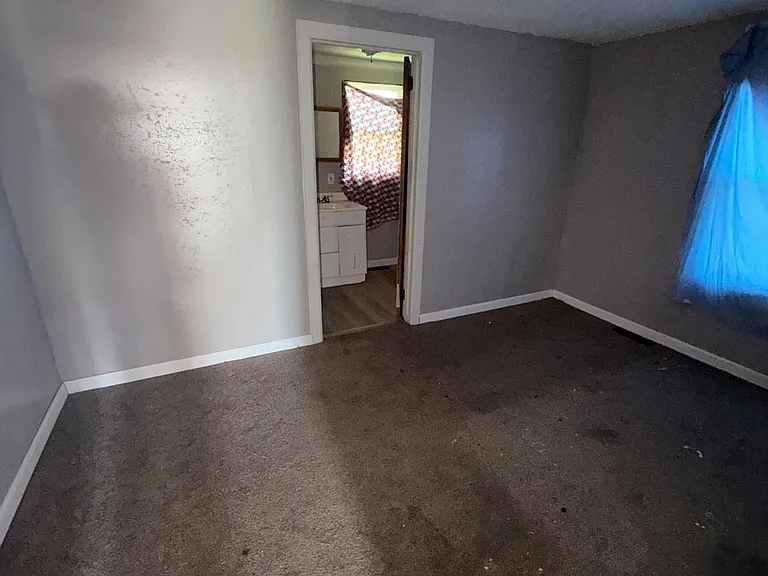 329 Park Ln — Photo 6