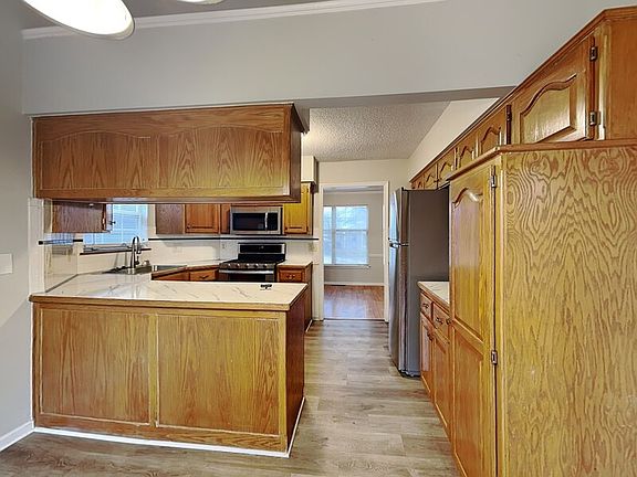 3rd image of 529 NE Wood Ct