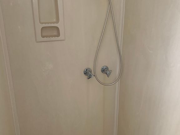4th image of 202 Crestway Ter #5