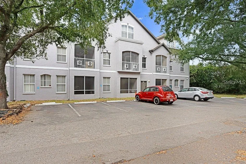 3 bed, 3.5 bath, 2075 sqft, $2,800 — Photo 1