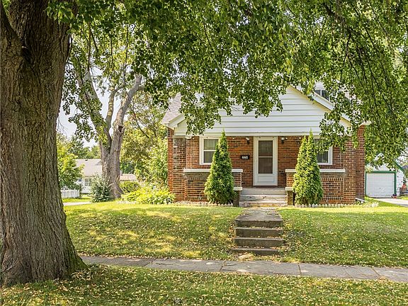2nd image of 226 Crestwood Blvd