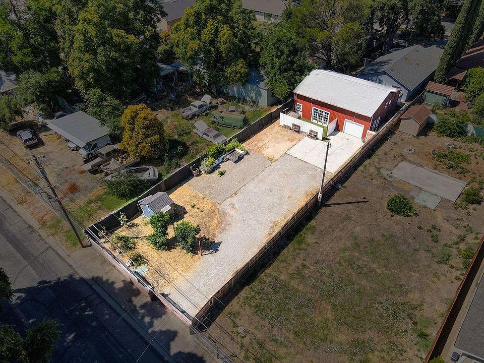 1st image of 624 Jasmine Ave