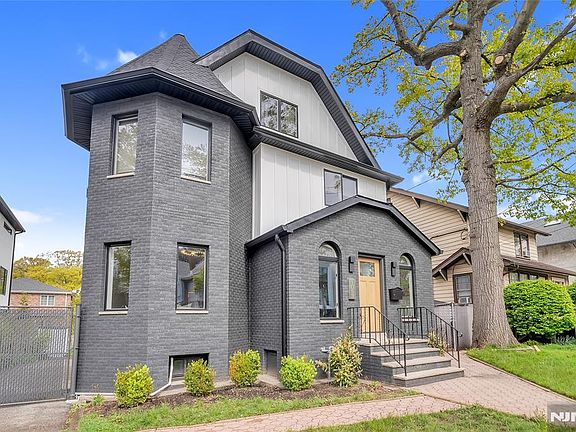 2nd image of 1053 Anderson Ave