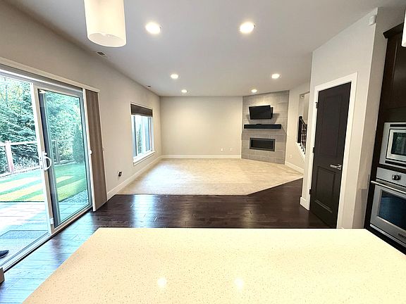 4th image of 4312 181st St SE