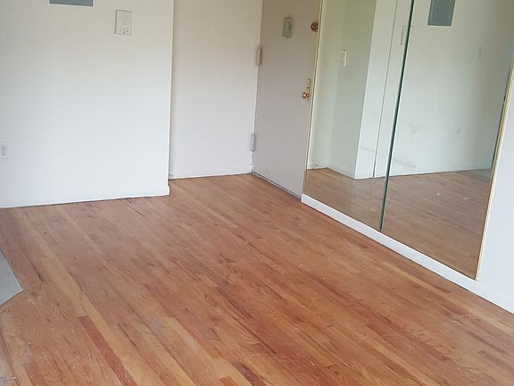 4th image of 830 Flatbush Ave