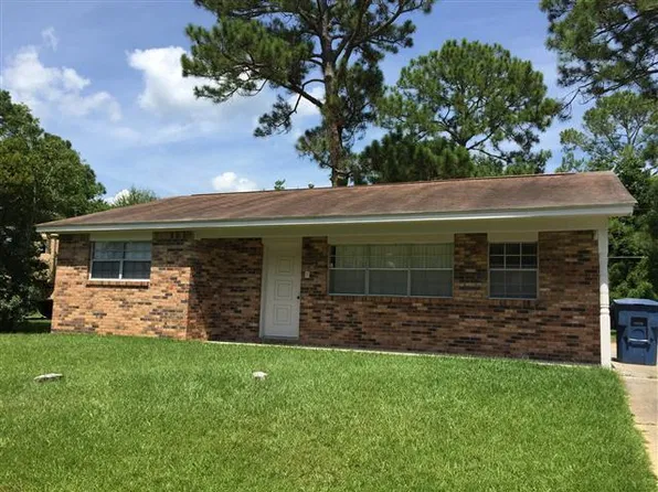 6564 Columbus Cir, Ocean Springs, MS 39564