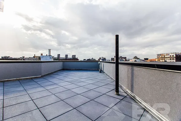 Rented by EXR | media 8