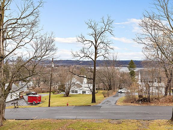 5th image of 34 Hudson Ter