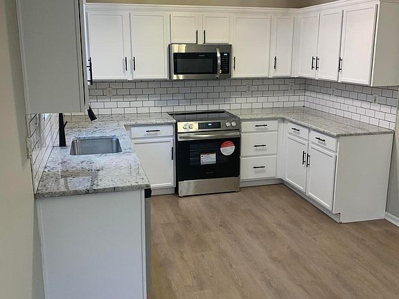 2nd image of 6407 Hunters Creek Blvd