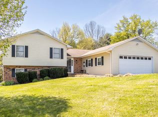 295 Lakeview Dr, Wytheville, VA 24382