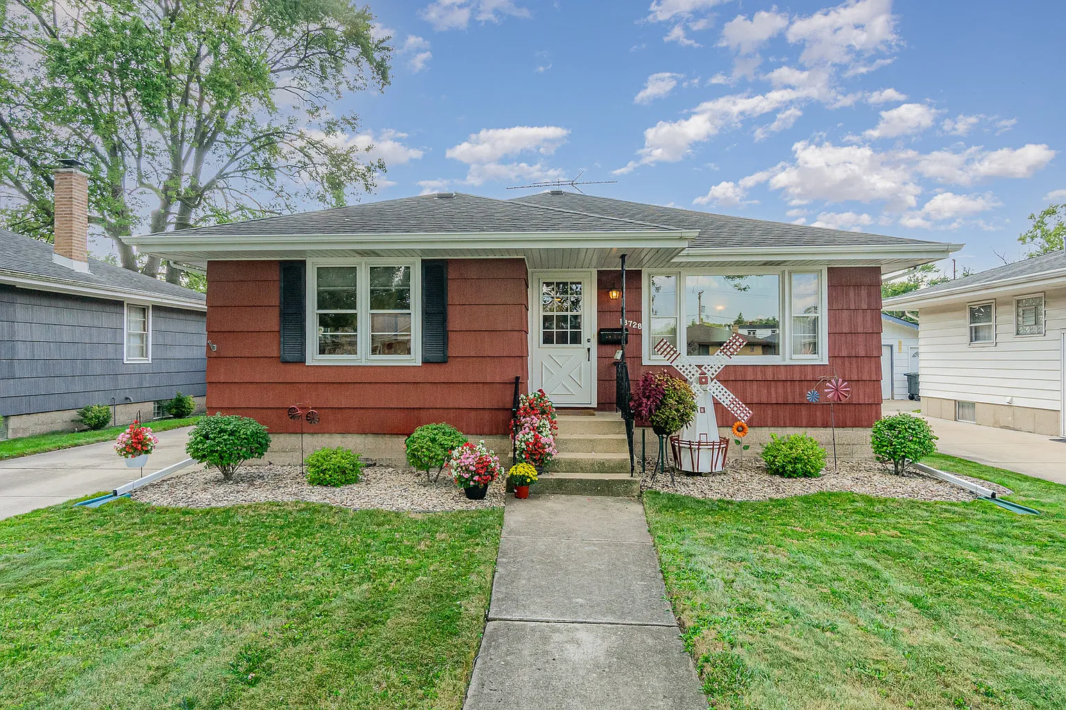 18728 Bernadine St photo 1