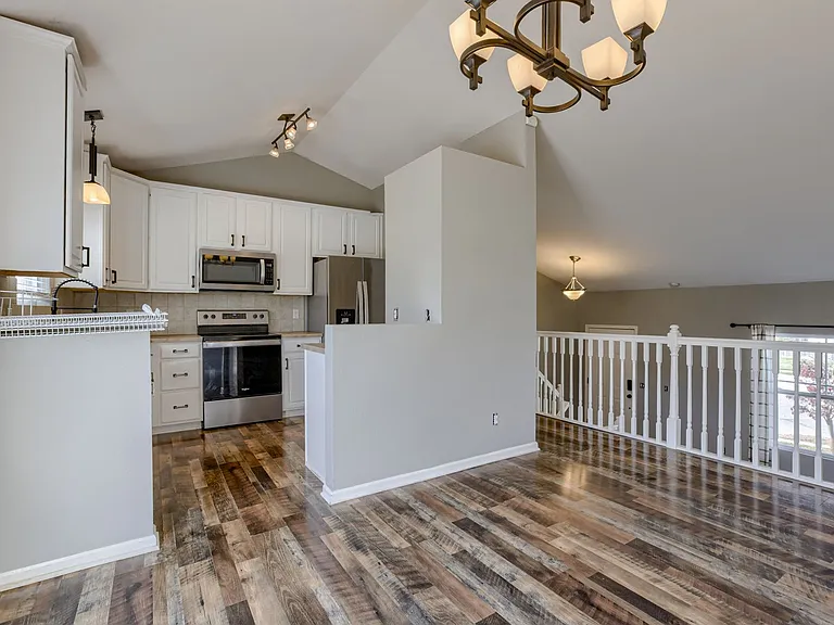 15405 Fillmore Cir — Photo 6