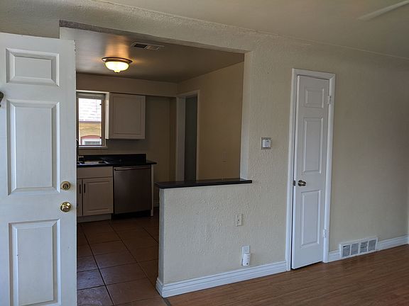 5th image of 816 S Sherman St APT 1