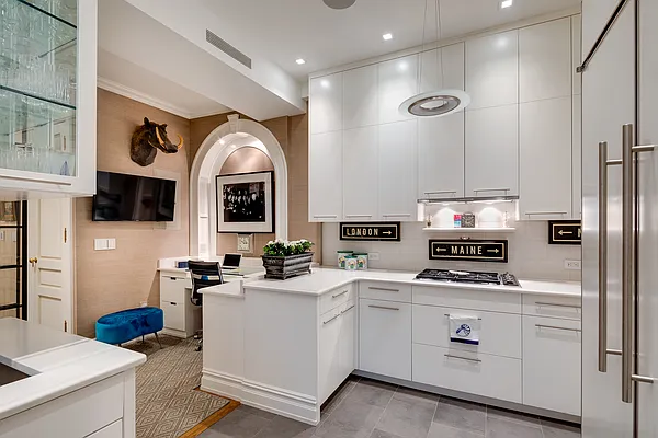 Sold by Compass | media 6