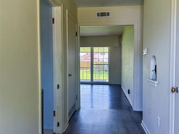 2nd image of 815 N 4th St