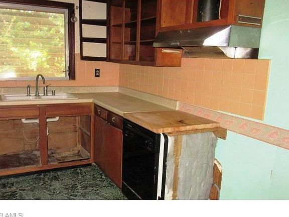 5th image of 20451 Logan Ave