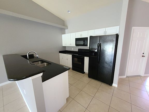 5th image of 1426 SW 47th Ter