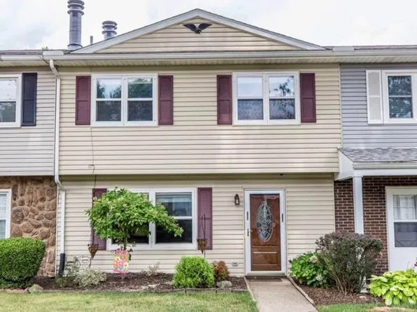 2506 Barth Dr, Uniontown, OH 44685