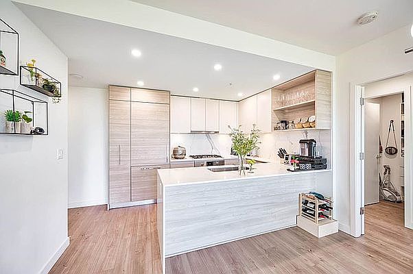 1st image of 358 16th St Floor 2