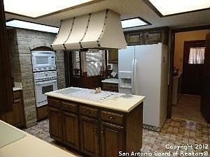 5th image of 2414 Bluffridge St