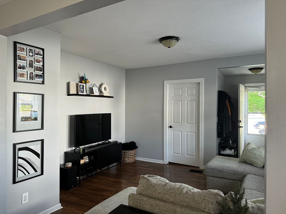 1st image of 737 Coffeen St