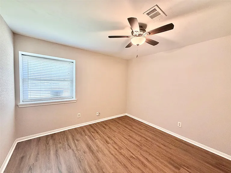 12426 Foxburo Dr — Photo 15