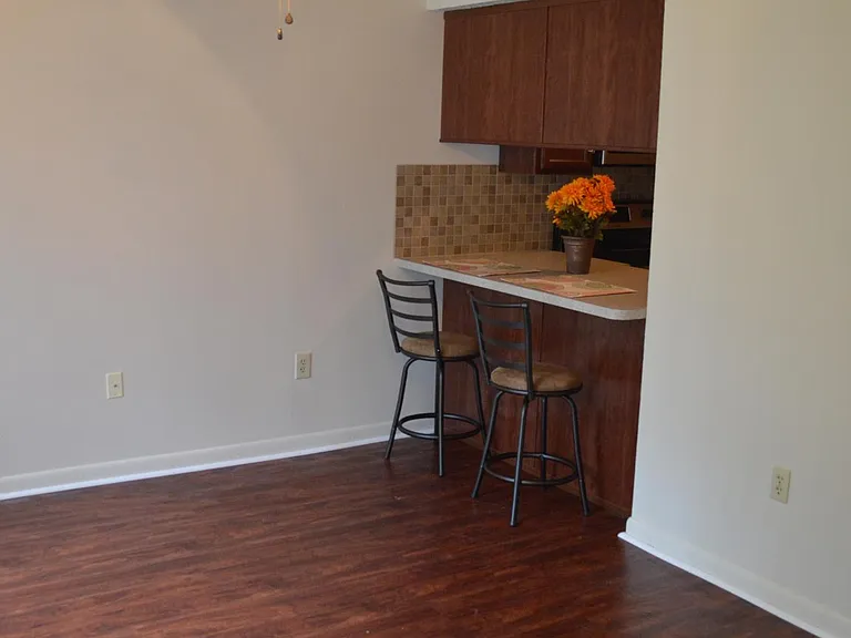 Laurelwood — Photo 3