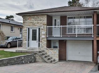 943 Blairholm Ave, Mississauga, ON L5C 1G5