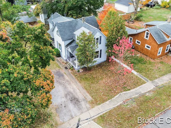 2141 Harrison Ave, Muskegon, MI 49441