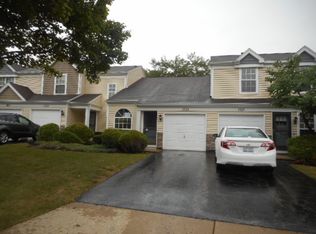 1725 Pebble Beach Cir, Elgin, IL 60123