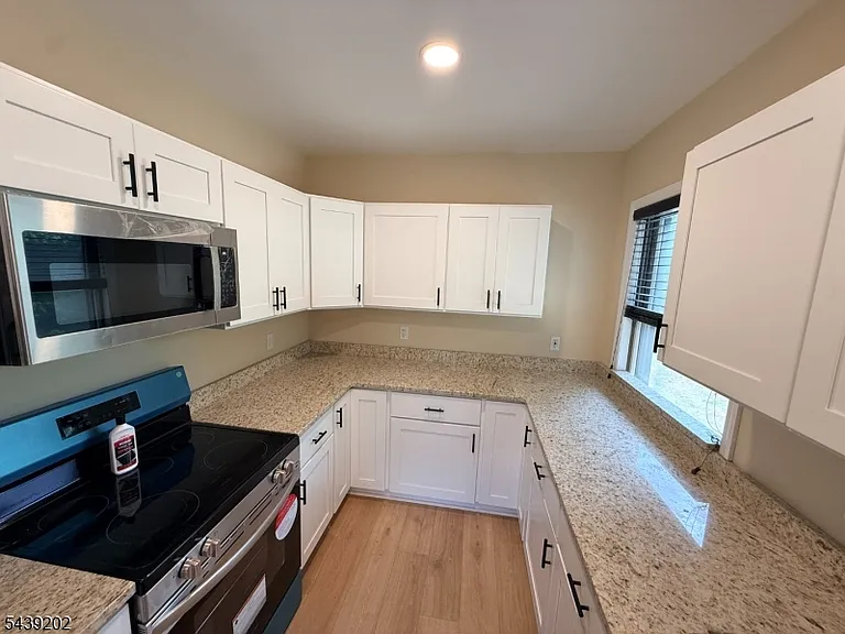 48 Ringwood Ave #B — Photo 6