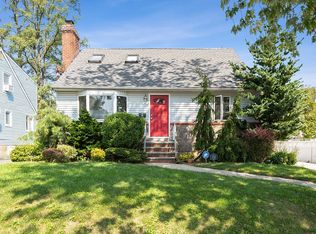 151 E Maple St, Valley Stream, NY 11580