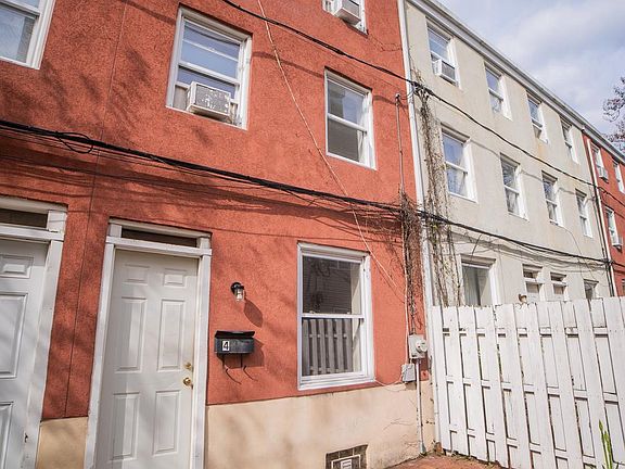 2nd image of 1305 N Lawrence St APT 4